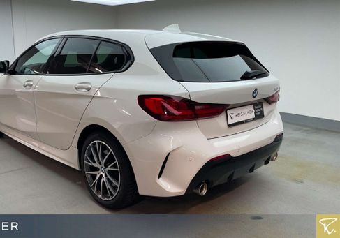BMW 120, 2022