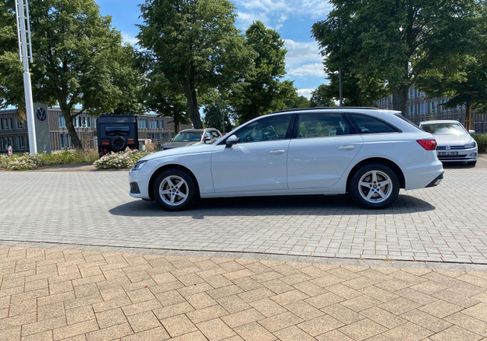 Audi A4, 2022