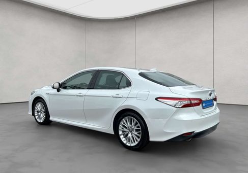 Toyota Camry, 2019