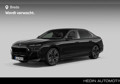 BMW 750, 2024