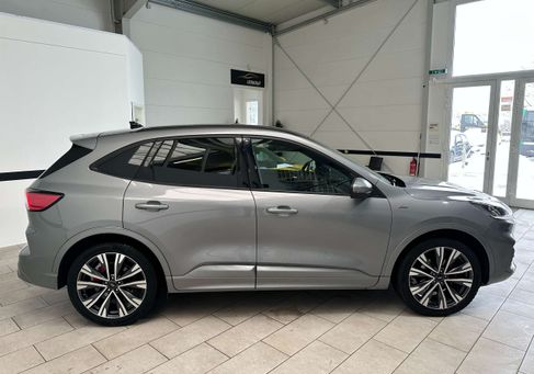 Ford Kuga, 2022