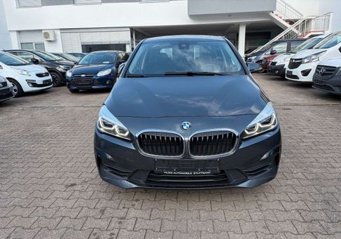 BMW 216, 2020