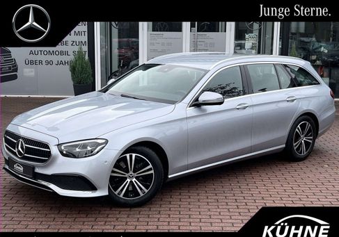 Mercedes-Benz E 200, 2022