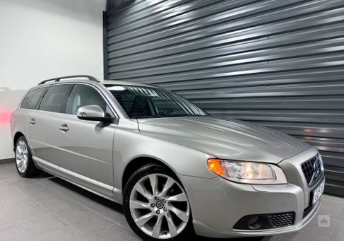 Volvo V70, 2011