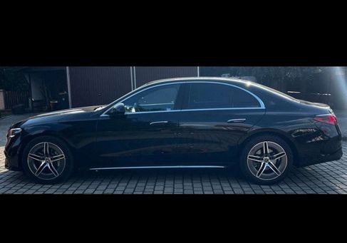 Mercedes-Benz E 220, 2024