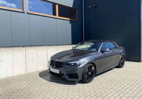 BMW 218, 2020