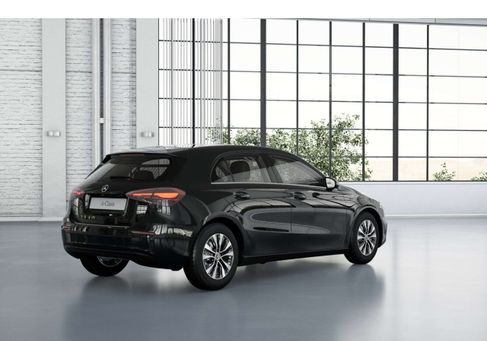 Mercedes-Benz A 180, 2025