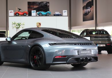 Porsche, 2025