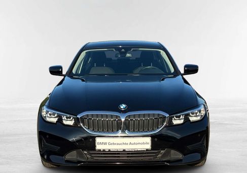 BMW 318, 2022