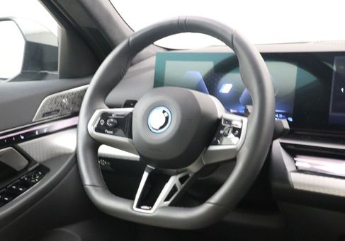 BMW 550, 2025