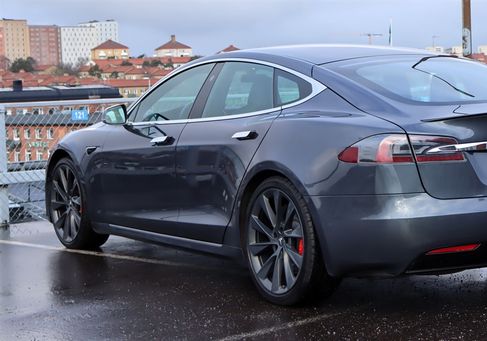 Tesla Model S, 2020