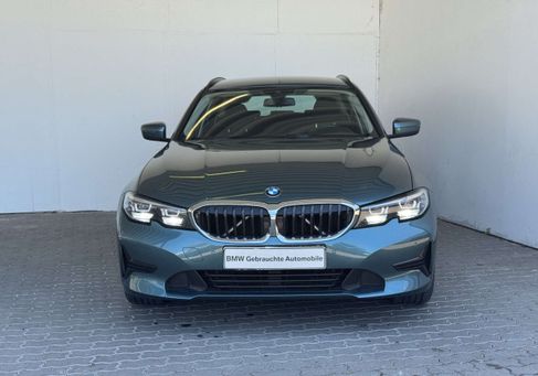 BMW 330, 2021