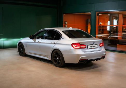 BMW 330, 2018 3