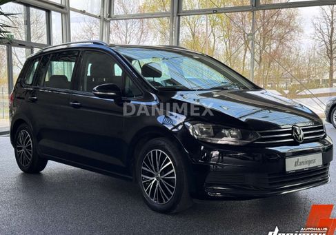 Volkswagen Touran, 2021 3