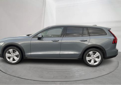 Volvo V60 Cross Country, 2022 2