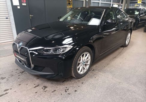 BMW i4, 2023 3
