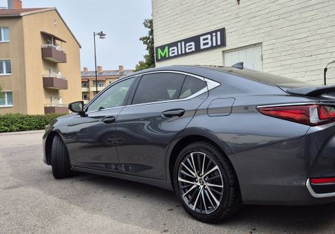 Lexus ES, 2023