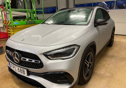 Mercedes-Benz GLA 200, 2022 3