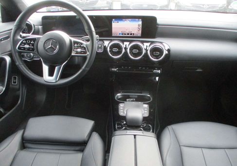 Mercedes-Benz CLA 200, 2022