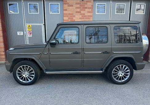 Mercedes-Benz G 400, 2022