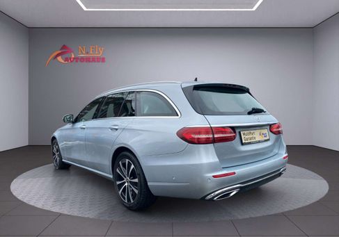Mercedes-Benz E 300, 2022 3