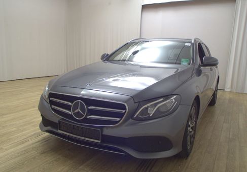 Mercedes-Benz E 200, 2020