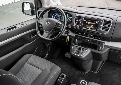 Opel Zafira Tourer, 2022