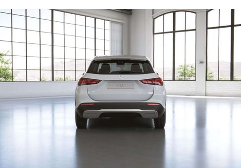 Mercedes-Benz GLA 200, 2020 3