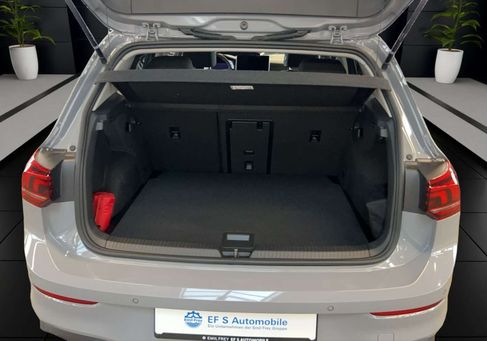 Volkswagen Golf, 2024