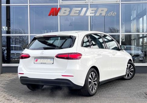 Mercedes-Benz B 180, 2024