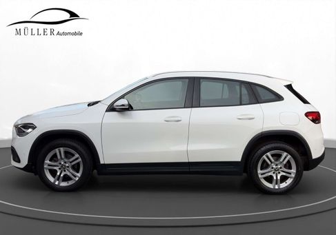 Mercedes-Benz GLA 180, 2021