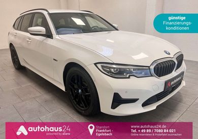 BMW 330, 2022