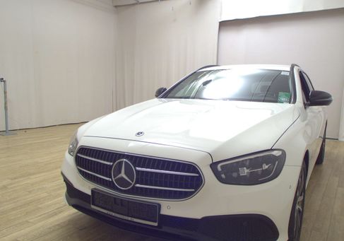 Mercedes-Benz E 300, 2022