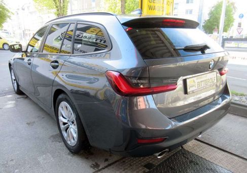 BMW 330, 2020