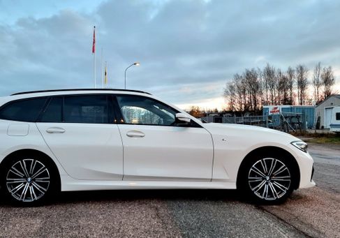 BMW 330, 2021