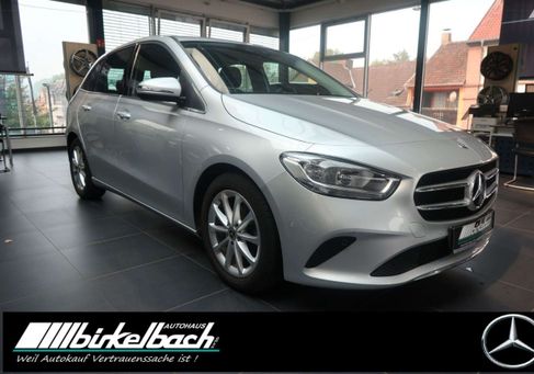 Mercedes-Benz B 180, 2021