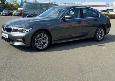 BMW 330, 2019