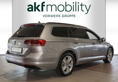 Volkswagen Passat Variant, 2023 3