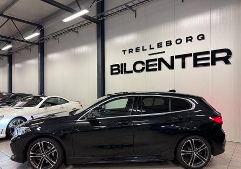 BMW 118, 2021