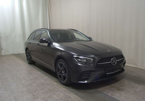 Mercedes-Benz E 300, 2022
