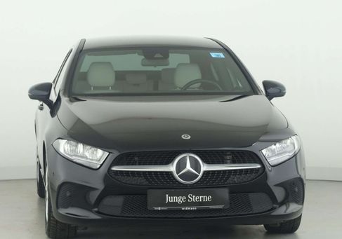 Mercedes-Benz A 180, 2022