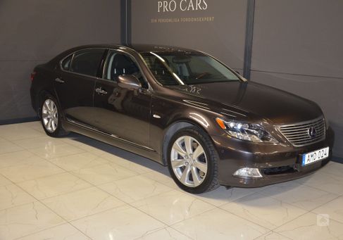 Lexus LS, 2008