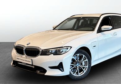 BMW 330, 2022