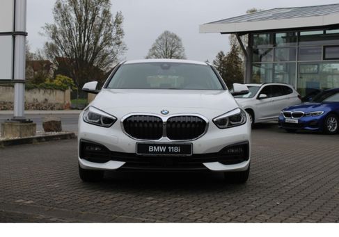 BMW 118, 2022