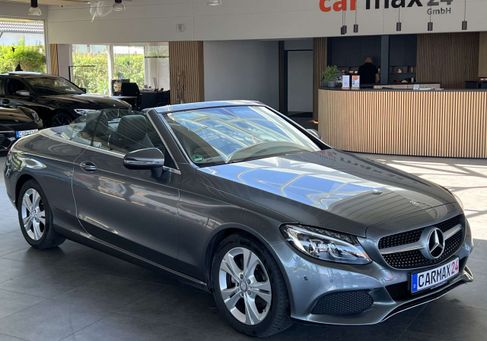 Mercedes-Benz 220, 2017