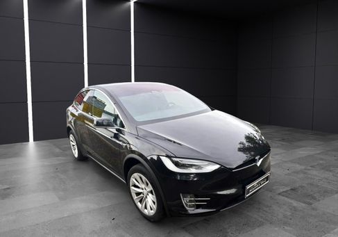 Tesla Model X, 2017