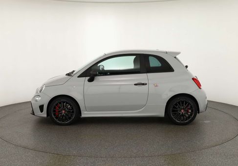 Abarth 695, 2022