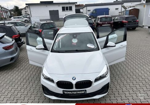 BMW 216, 2019