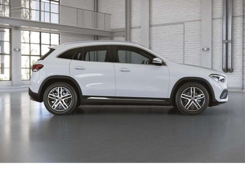 Mercedes-Benz GLA 200, 2021