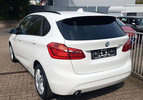 BMW 216, 2017